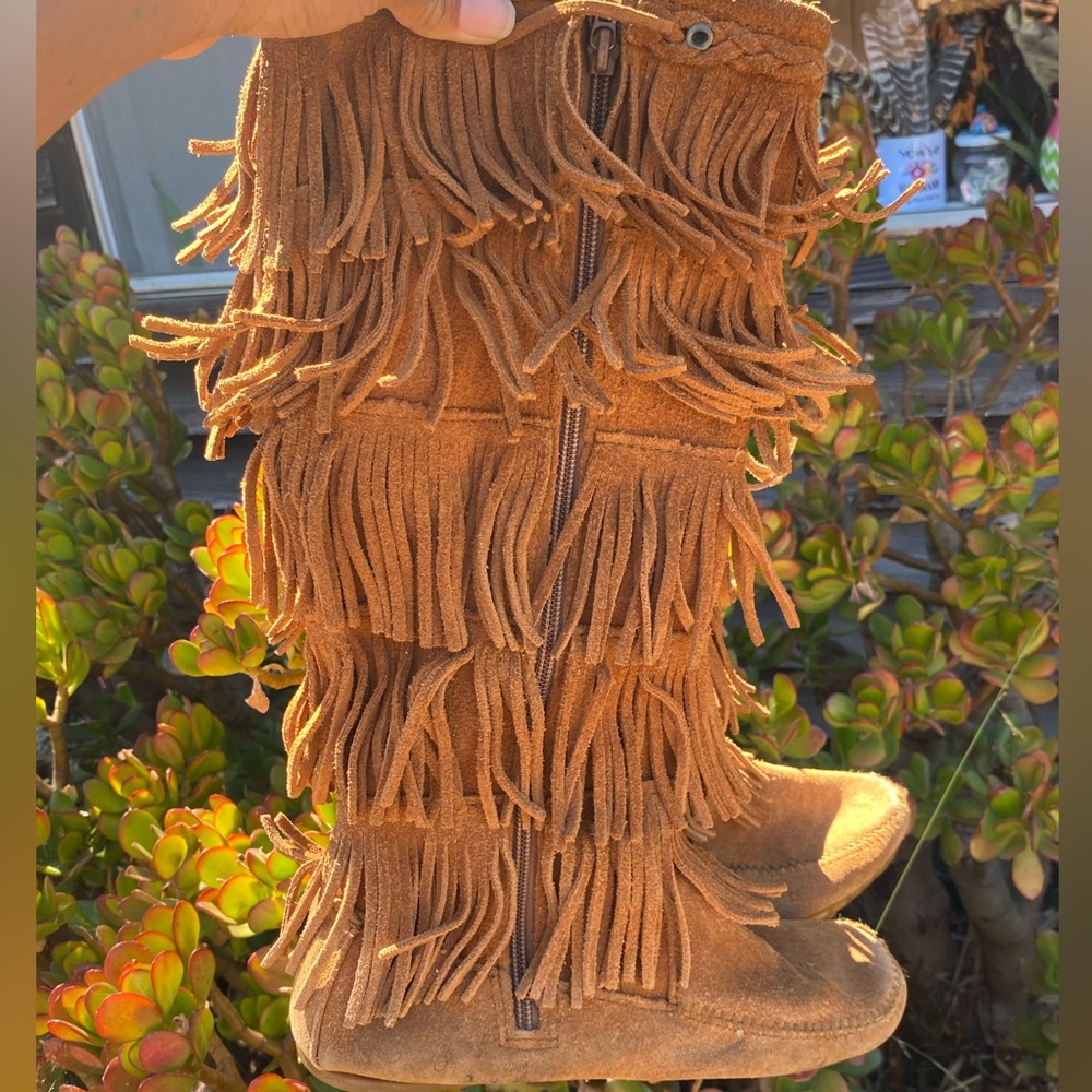 MinnieTonka Brown leather fringe boot moccasins!
